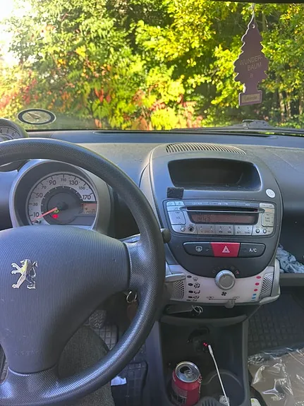 Peugeot 107 2010 photo 2