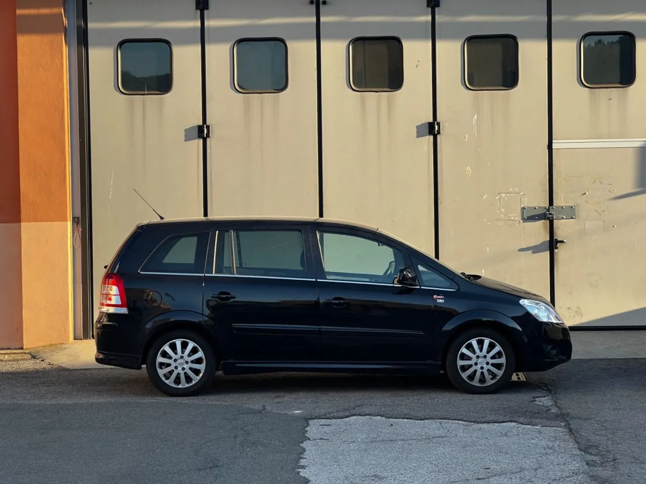 Opel Zafira 2011 photo 3