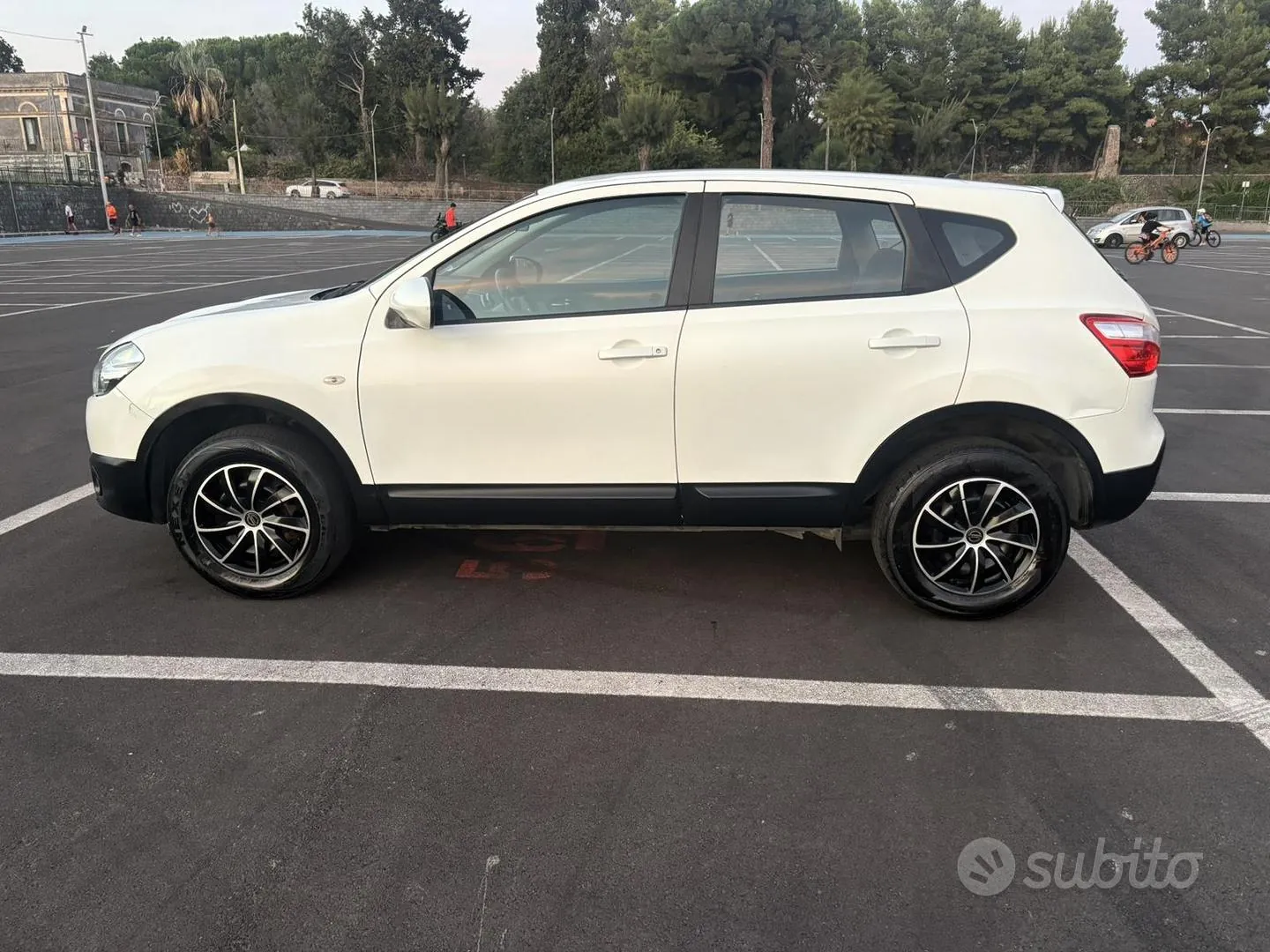 Nissan Qashqai 2013 photo 2