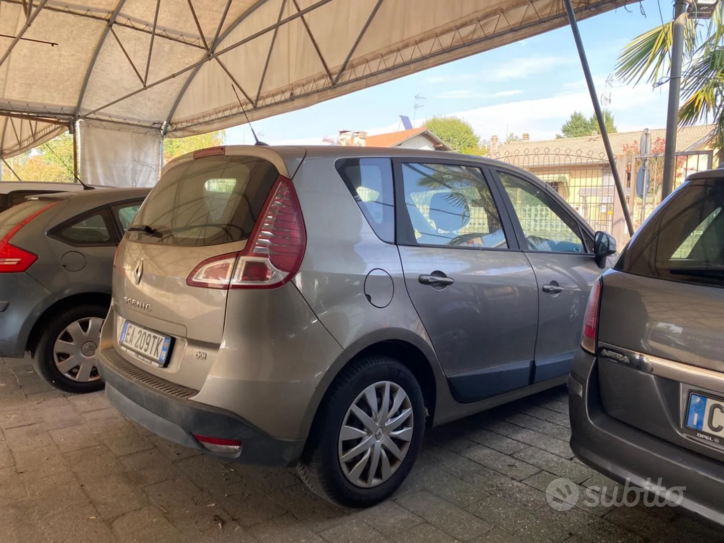 Renault Scenic 2010 photo 3