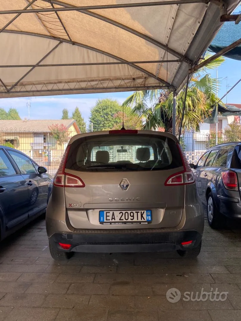 Renault Scenic 2010 photo 4