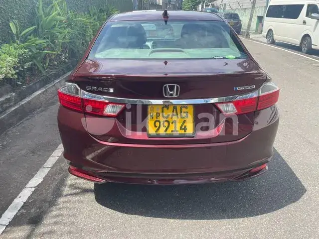 Honda Grace 2015 photo 2