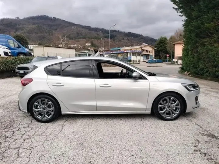 Ford Focus 2025 photo 4