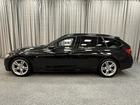 BMW 320I 2019 photo 2