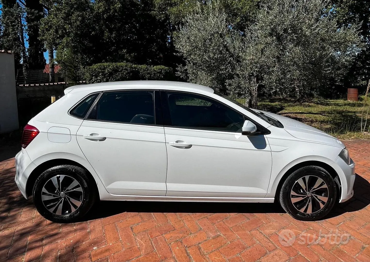 Volkswagen Polo 2018 photo 2