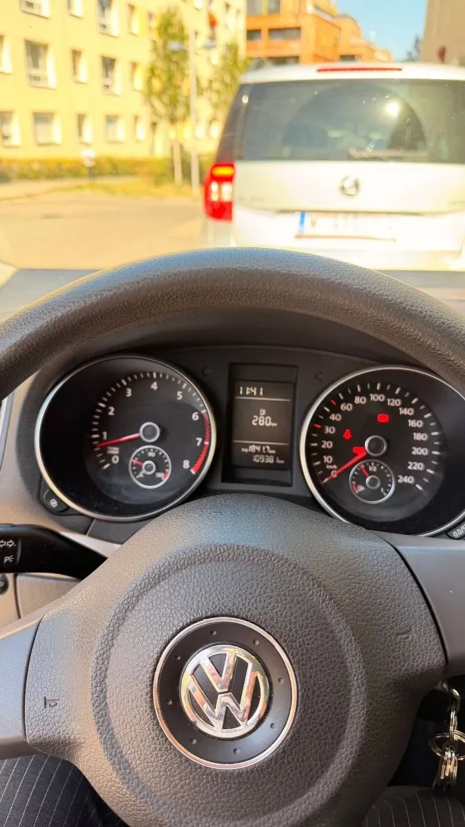 Volkswagen Golf 2009 photo 2