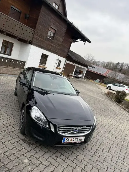 Volvo S60 2013 photo 2