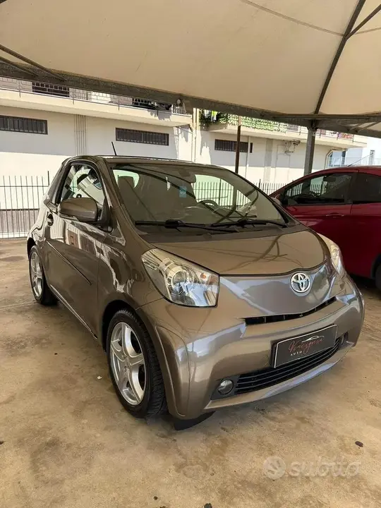 Toyota Iq 2013 photo 2