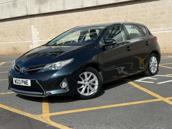 Toyota Auris 2013 photo 3