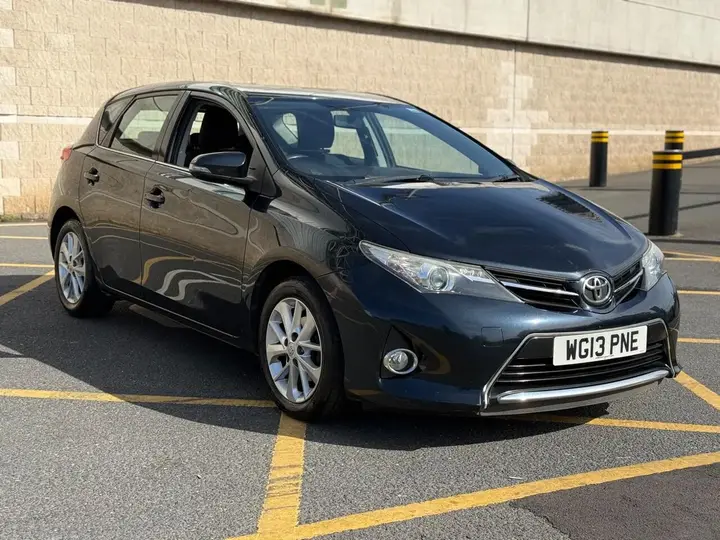 Toyota Auris 2013 photo 5