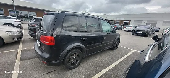 Volkswagen Touran 2011 photo 3