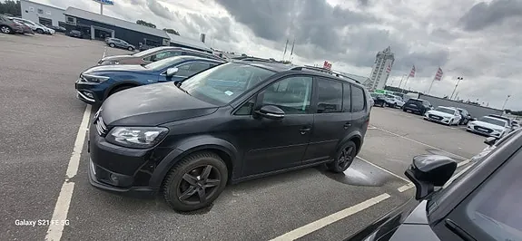 Volkswagen Touran 2011 photo 2
