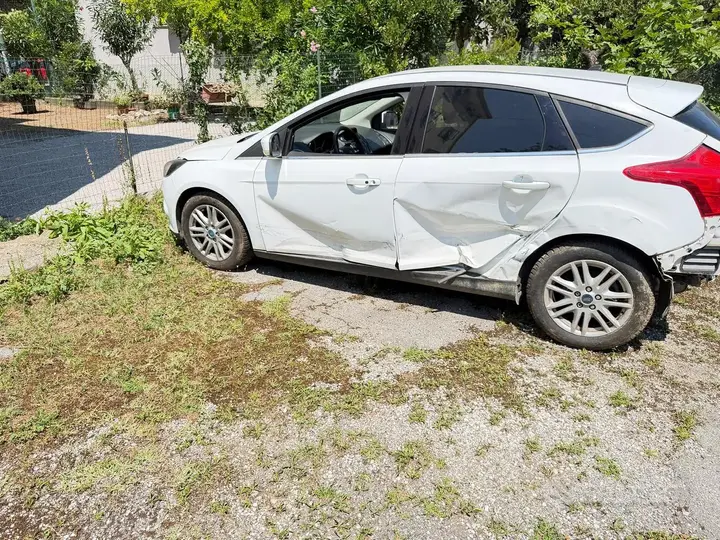 Ford Focus 2011 photo 3