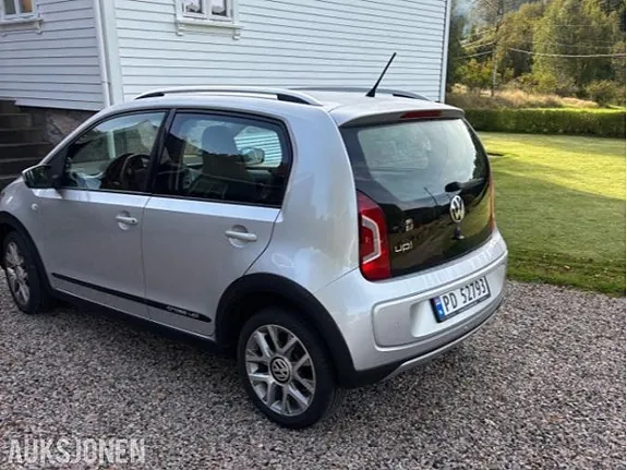 Volkswagen Up 2014 photo 4