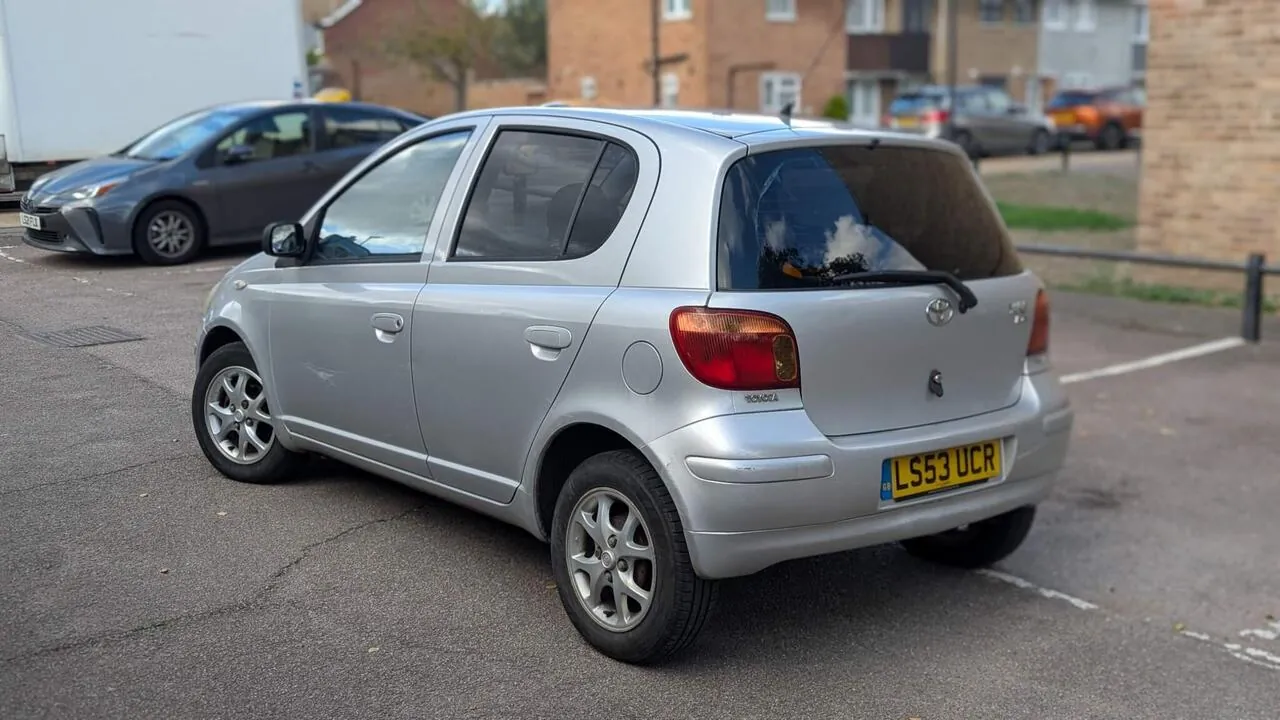 Toyota Yaris 2003 photo 4