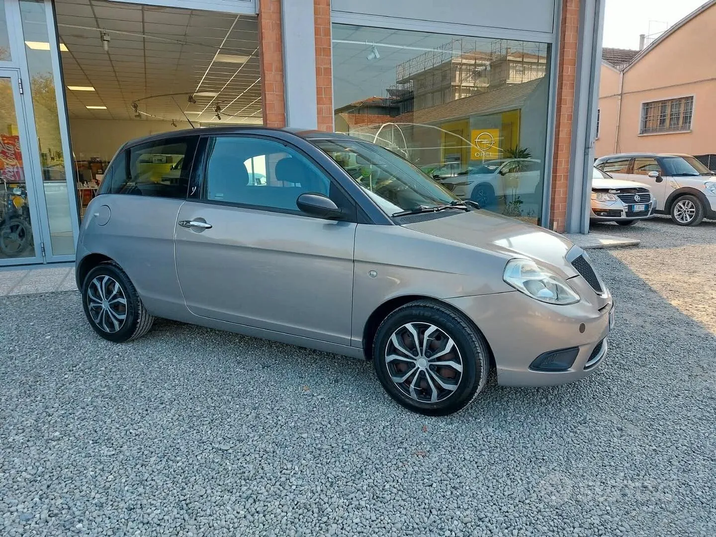 Lancia Ypsilon