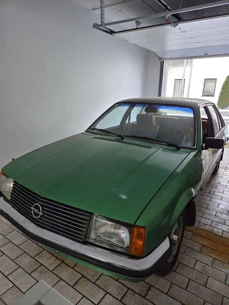 Opel Rekord 1978 photo 2