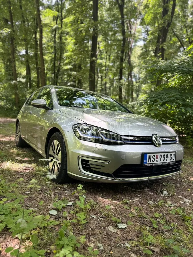 Volkswagen Golf 2019 photo 2