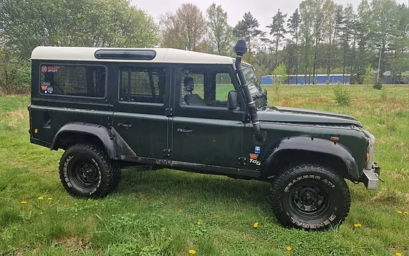 Land Rover Defender 110 1999 photo 4