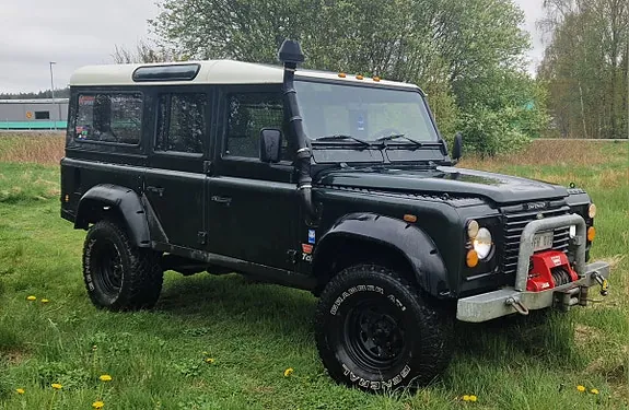 Land Rover Defender 110 1999 photo 2