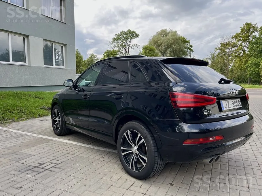 Audi Q3 2011 photo 2