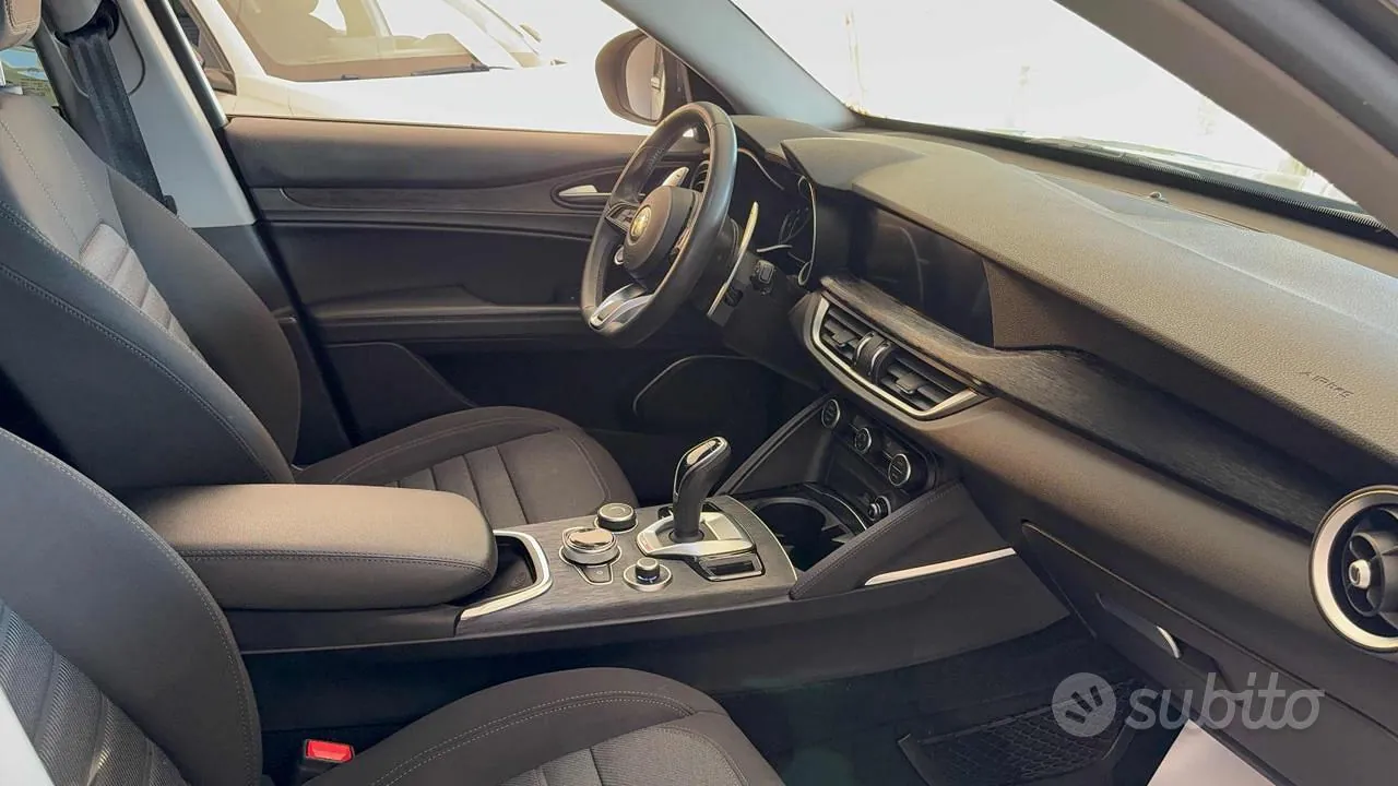 Alfa Romeo Stelvio 2021 photo 3