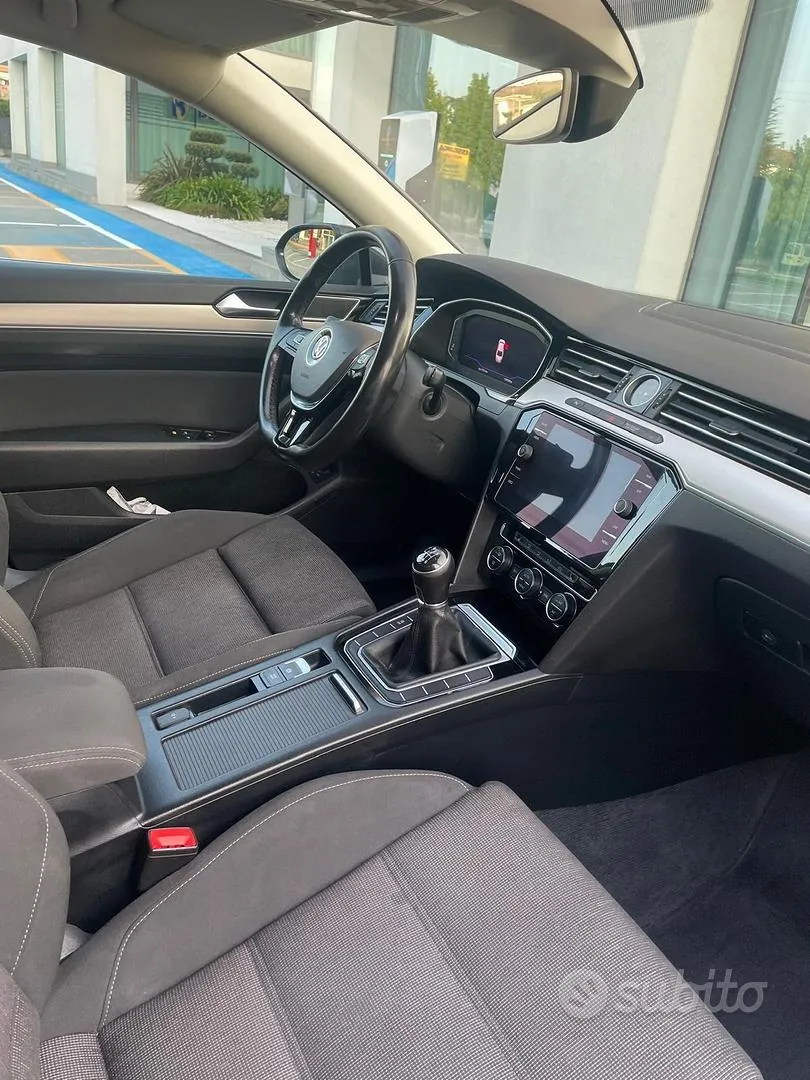Volkswagen Passat 2015 photo 2