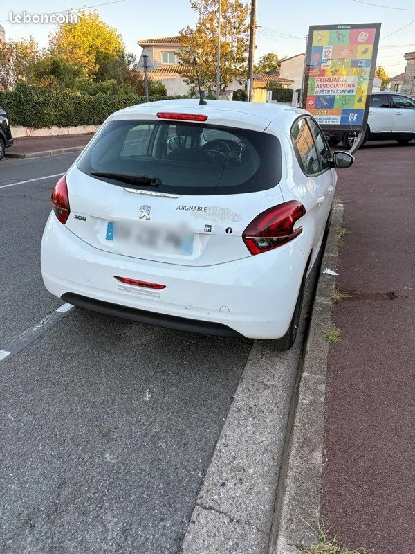 Peugeot 208 2016 photo 2