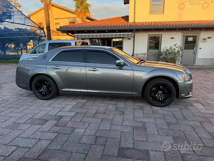 Lancia Thema 2012 photo 5