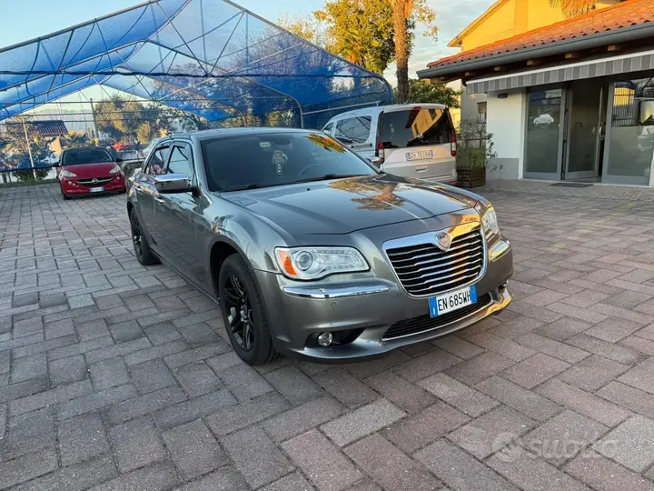 Lancia Thema 2012 photo 4