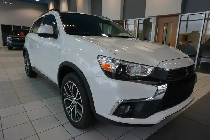 Mitsubishi Rvr 2017 photo 2
