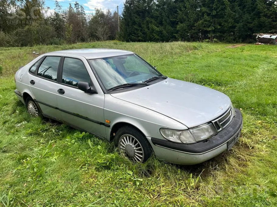 Saab 900