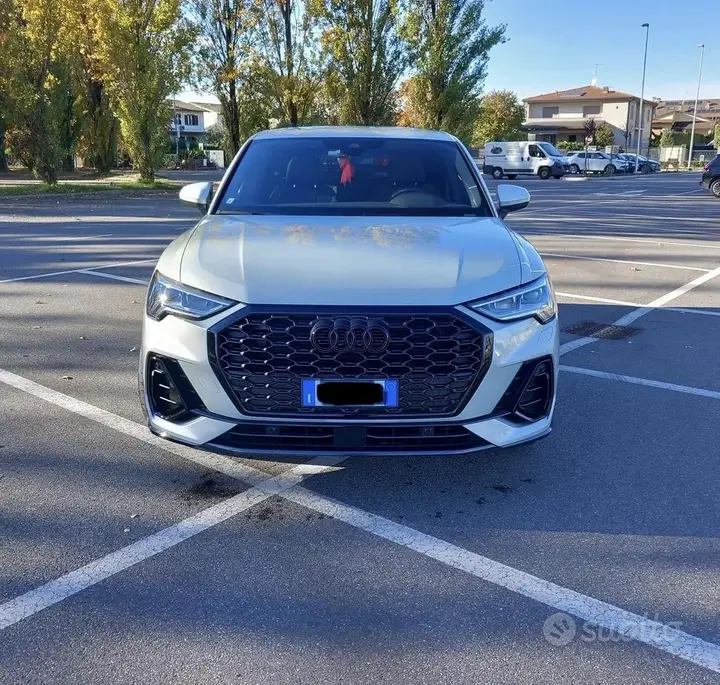 Audi Q3 2023 photo 3