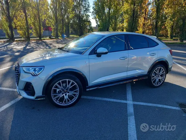 Audi Q3 2023 photo 2