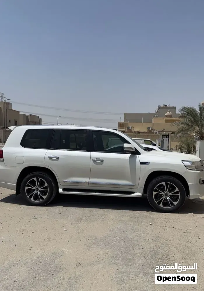 Toyota Land Cruiser 2019 photo 5