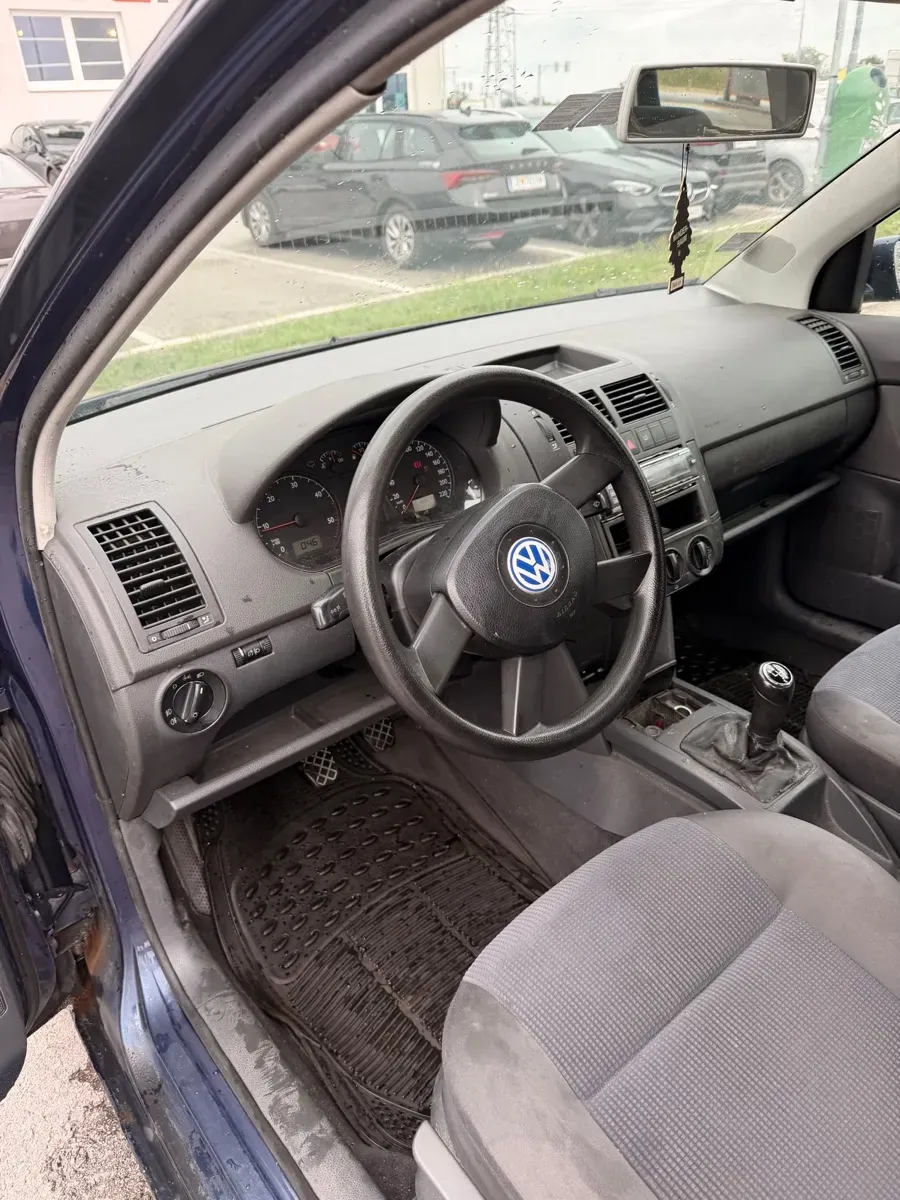 Volkswagen Polo 2001 photo 3