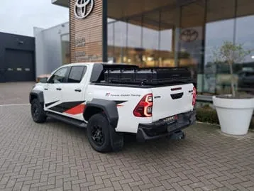 Toyota Hilux 2025 photo 2