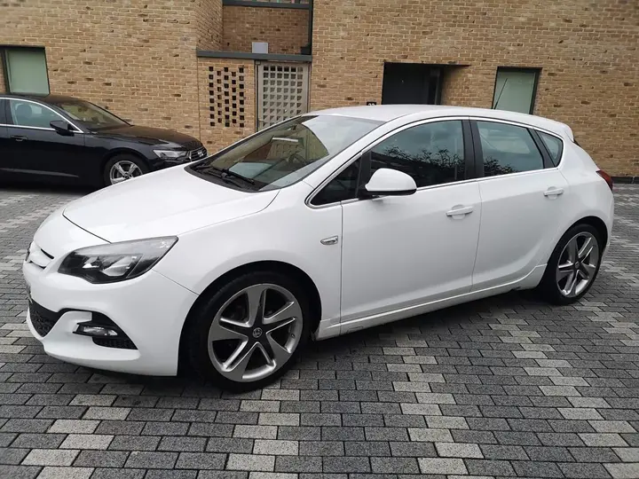 Vauxhall Astra 2015 photo 5