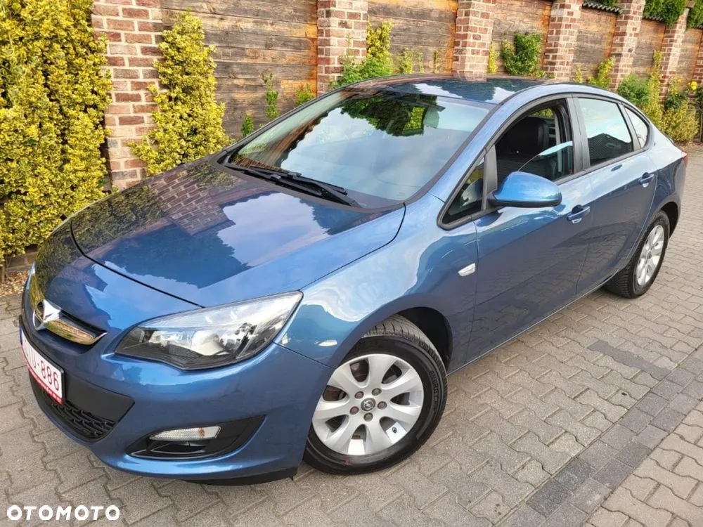 Opel Astra 2015 photo 2