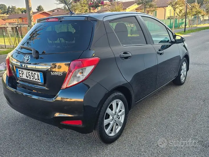 Toyota Yaris 2012 photo 5