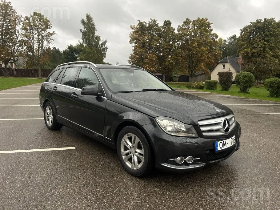 Mercedes-Benz C180 2013 photo 2