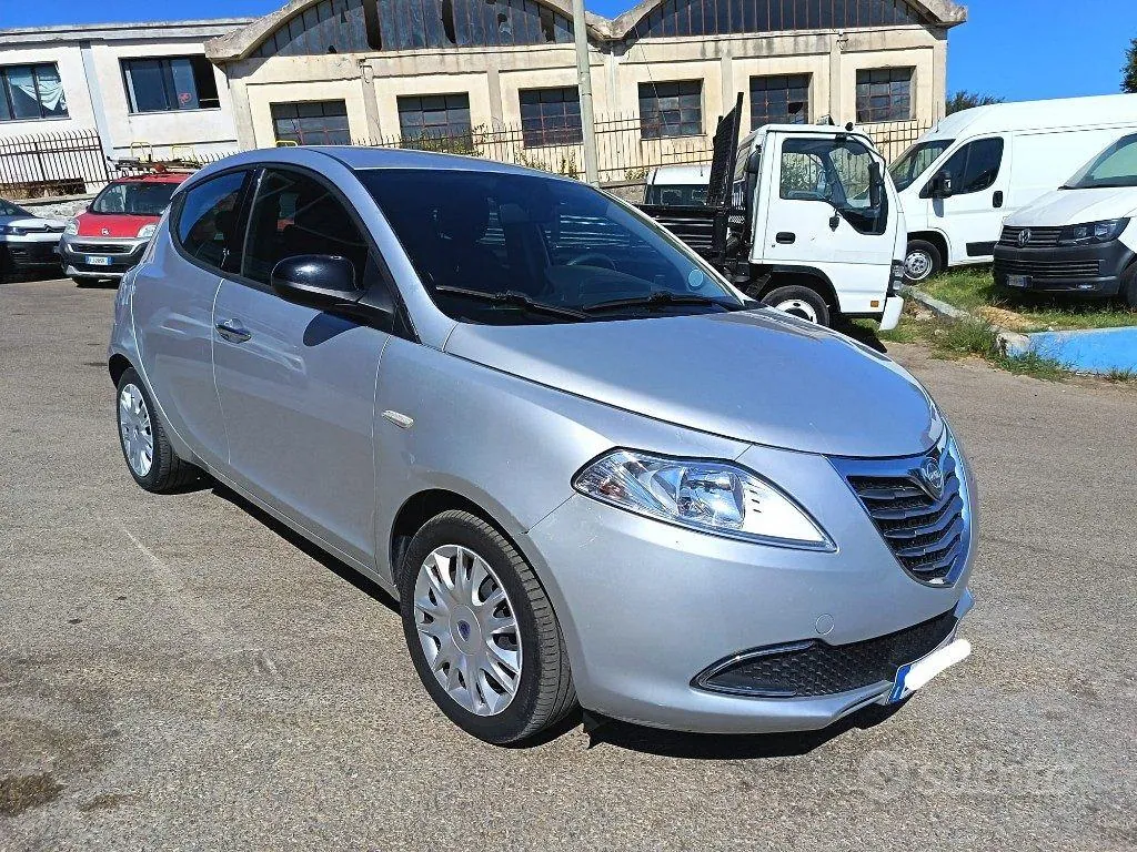 Lancia Ypsilon 2012 photo 2