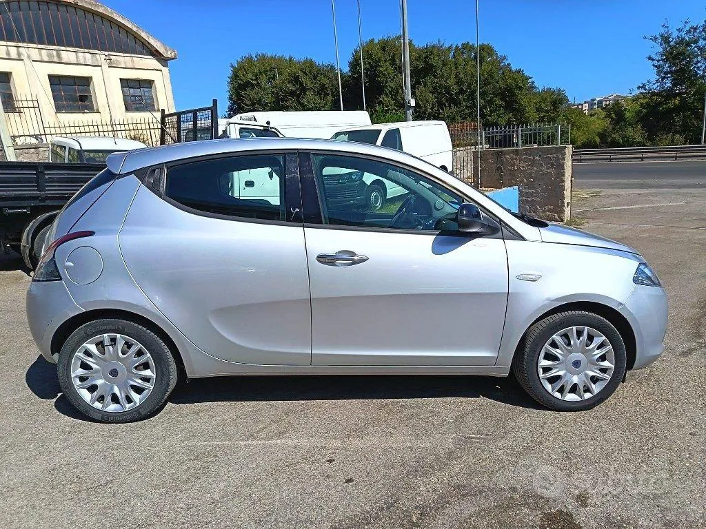 Lancia Ypsilon 2012 photo 5