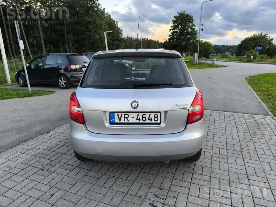 Skoda Fabia 2008 photo 2