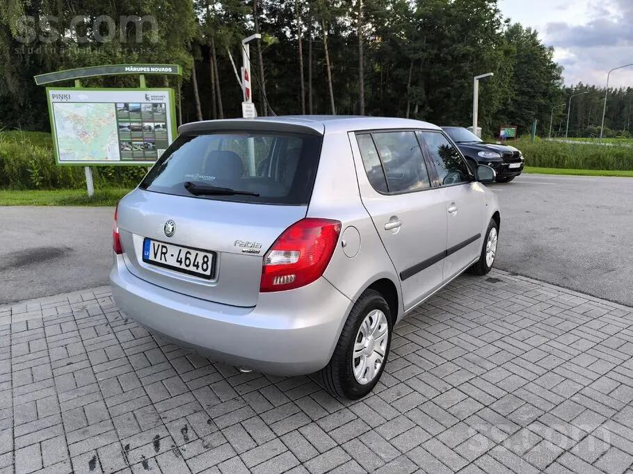 Skoda Fabia 2008 photo 5