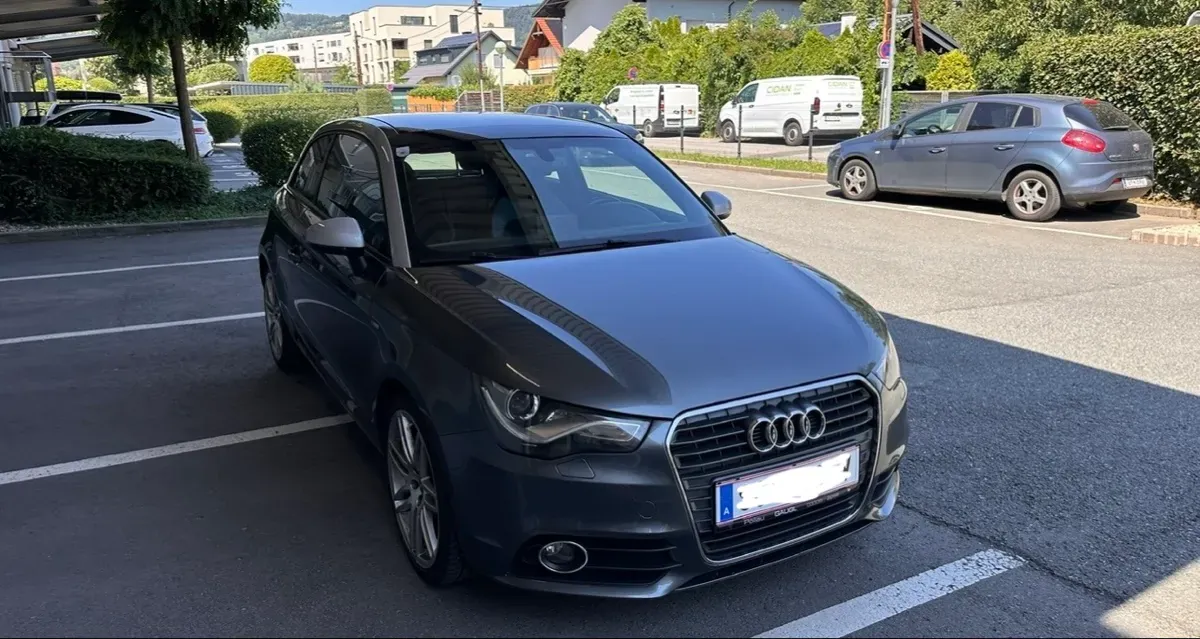 Audi A1 2011 photo 2