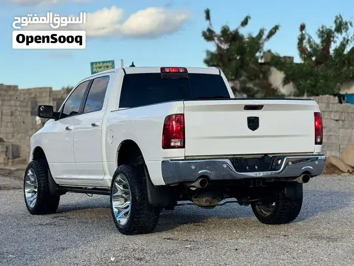 Dodge Ram Big Horn 2017 photo 2