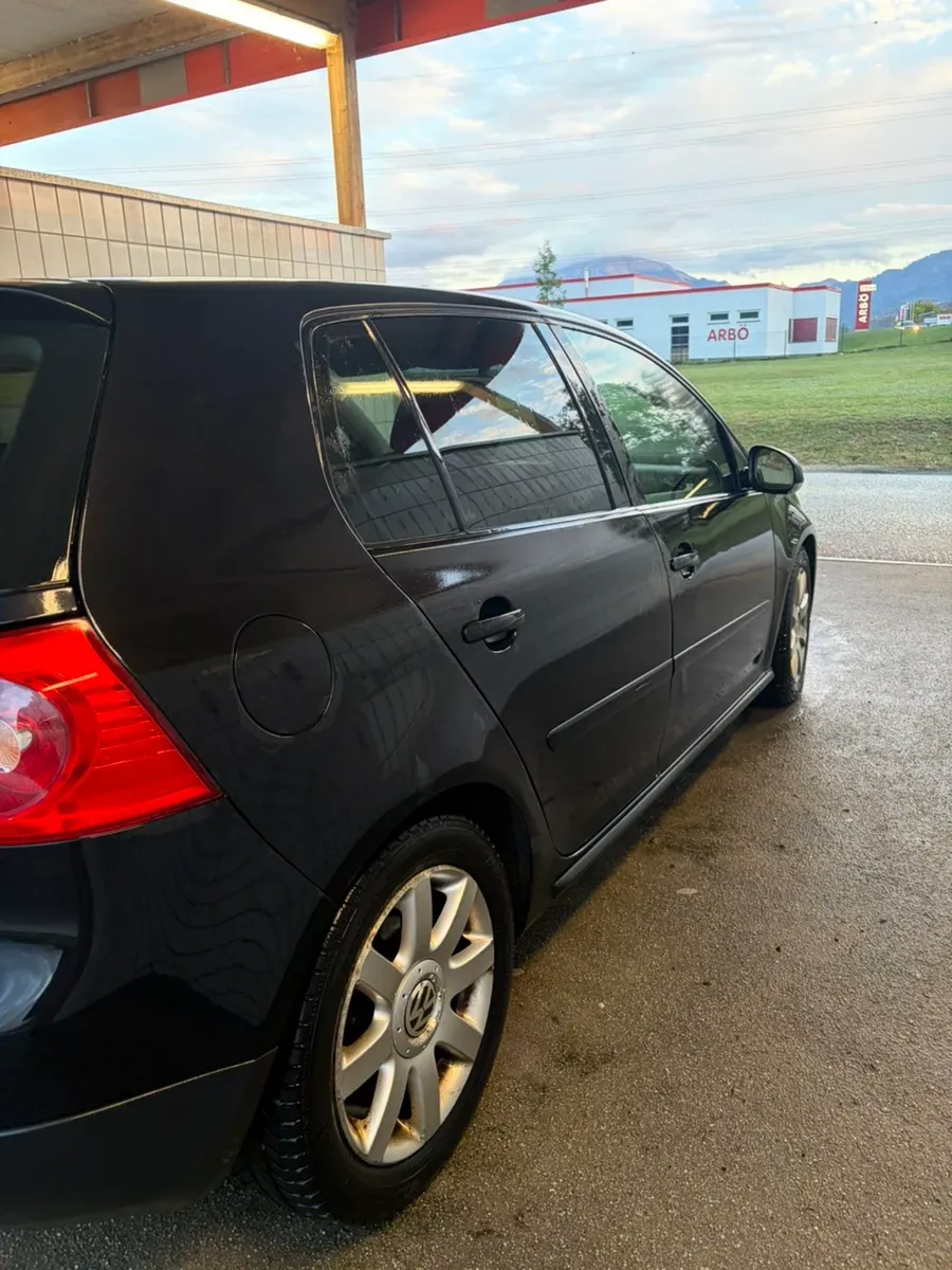 Volkswagen Golf 2004 photo 2