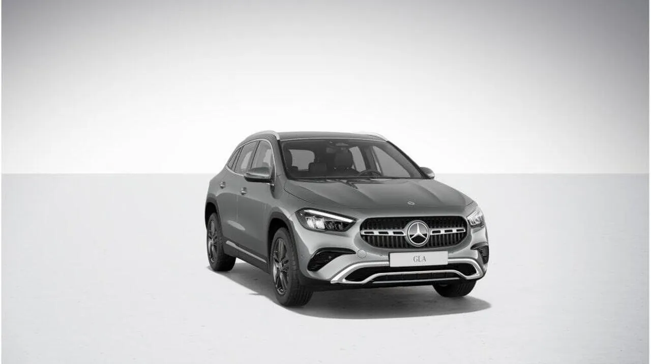 Mercedes-Benz Gla photo 2
