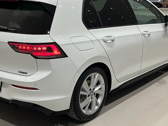Volkswagen Golf 2026 photo 5